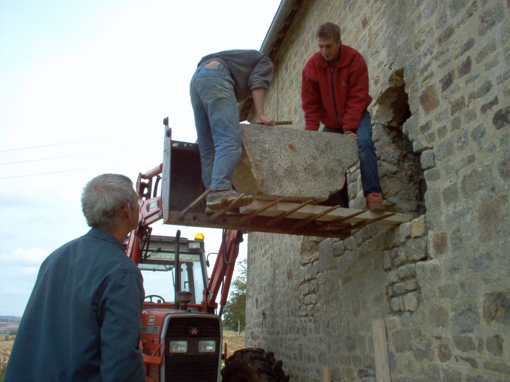 20051107 LE MENAGE Chimney 14.jpg